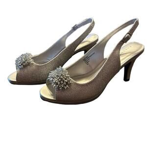 Karen Scott Silver Slingback Dressy Pumps Sparkly Rhinestones NEW Size 7.5 WIDE